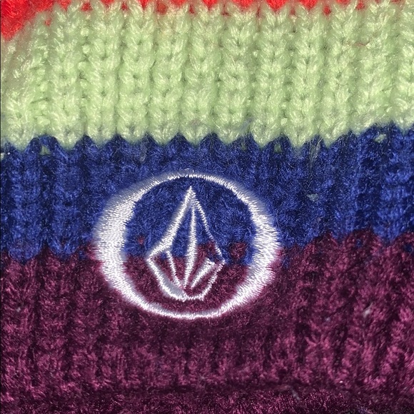 Volcom Slouch Hat - Picture 2 of 3